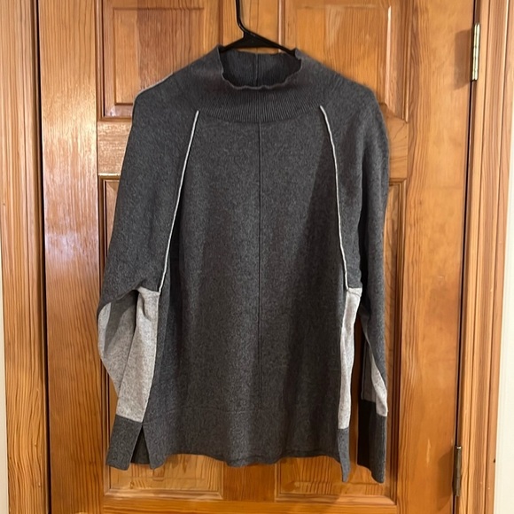 Vineyard vine women’s turtle mock neck two tone gray sweater size large . - Picture 1 of 8
